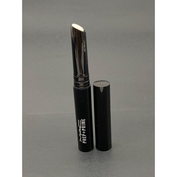 2 MAC Prep + Prime Lip Primer, 0.05 OZ - Picture 3 of 5